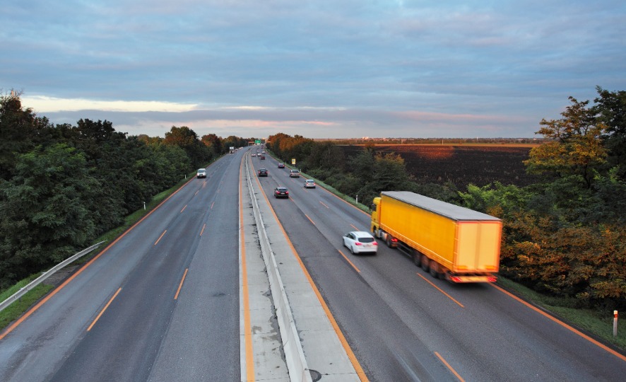 Tips for sharing FL roads with public transit & commercial vehicles